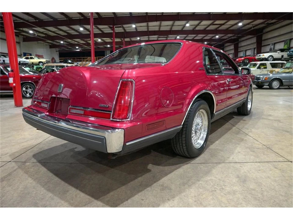 1990 Lincoln Continental Mark VII - Image 8 of 31