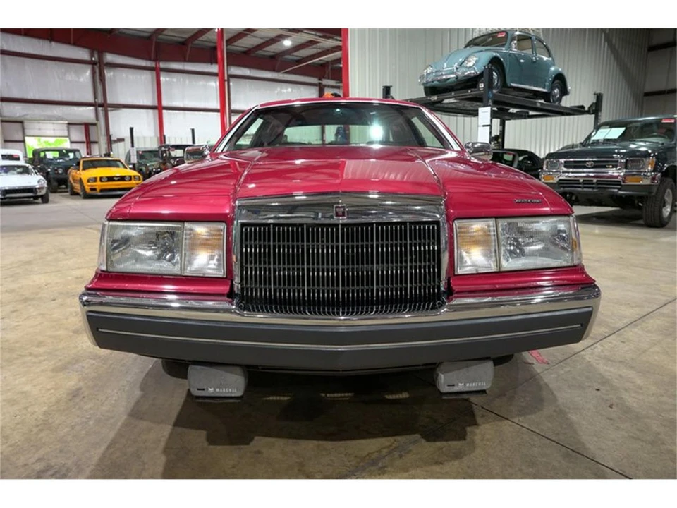 1990 Lincoln Continental Mark VII - Image 13 of 31