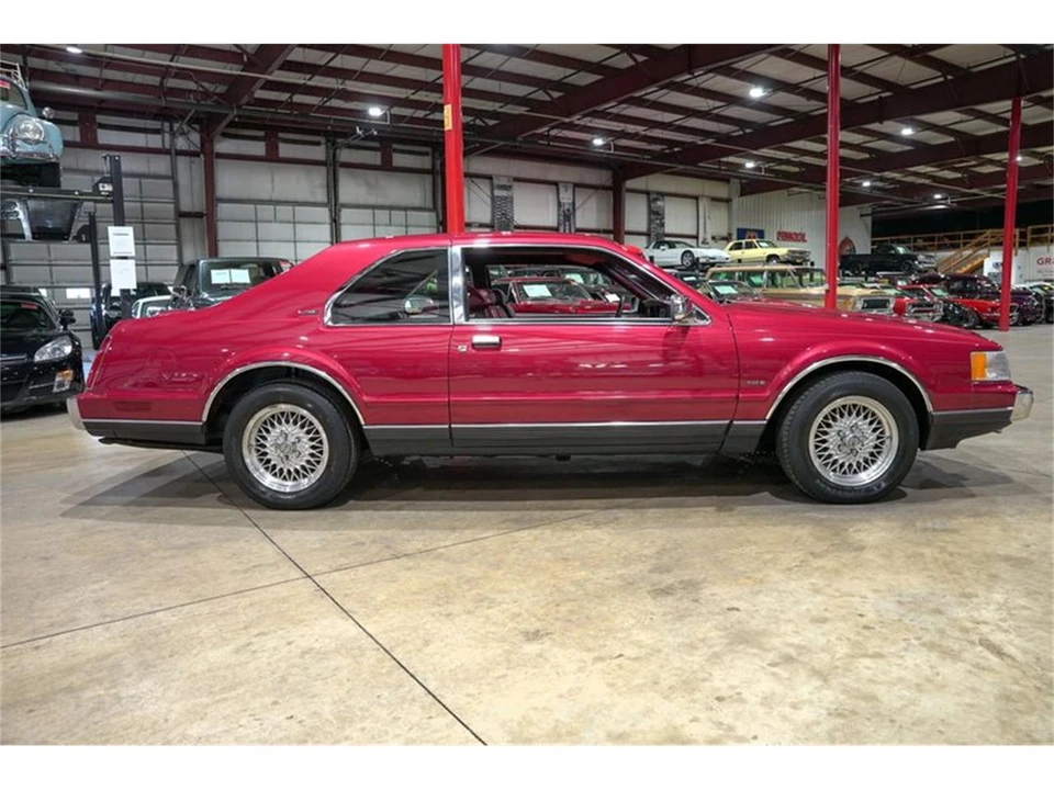 1990 Lincoln Continental Mark VII - Image 10 of 31