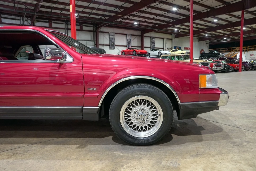 1990 Lincoln Continental Mark VII - Image 11 of 31