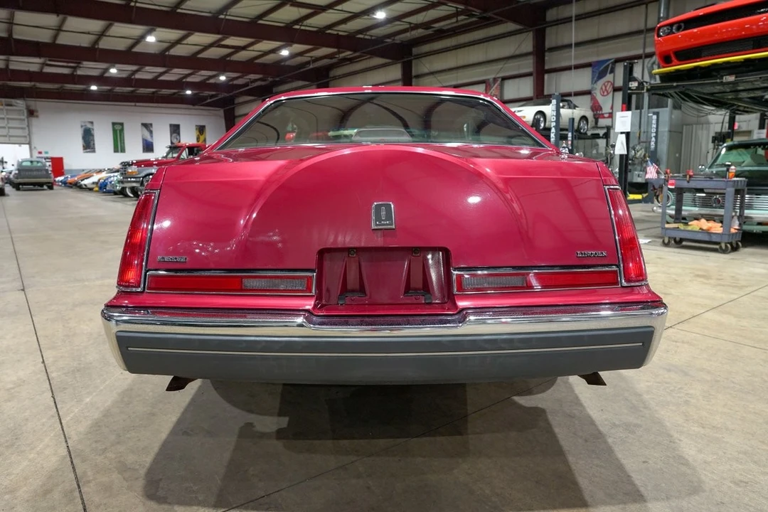 1990 Lincoln Continental Mark VII - Image 7 of 31