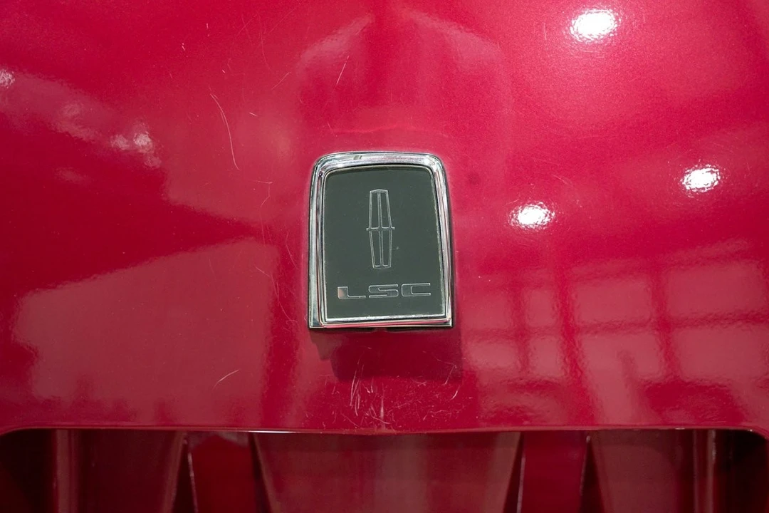 1990 Lincoln Continental Mark VII - Image 26 of 31