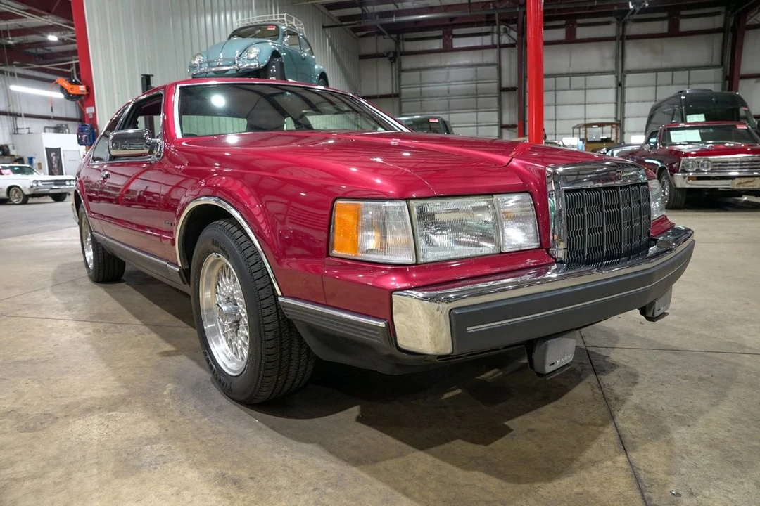 1990 Lincoln Continental Mark VII - Image 12 of 31
