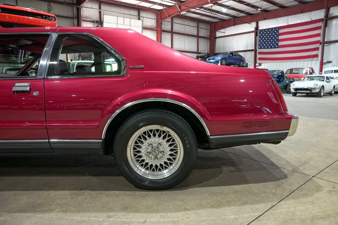 1990 Lincoln Continental Mark VII - Image 5 of 31