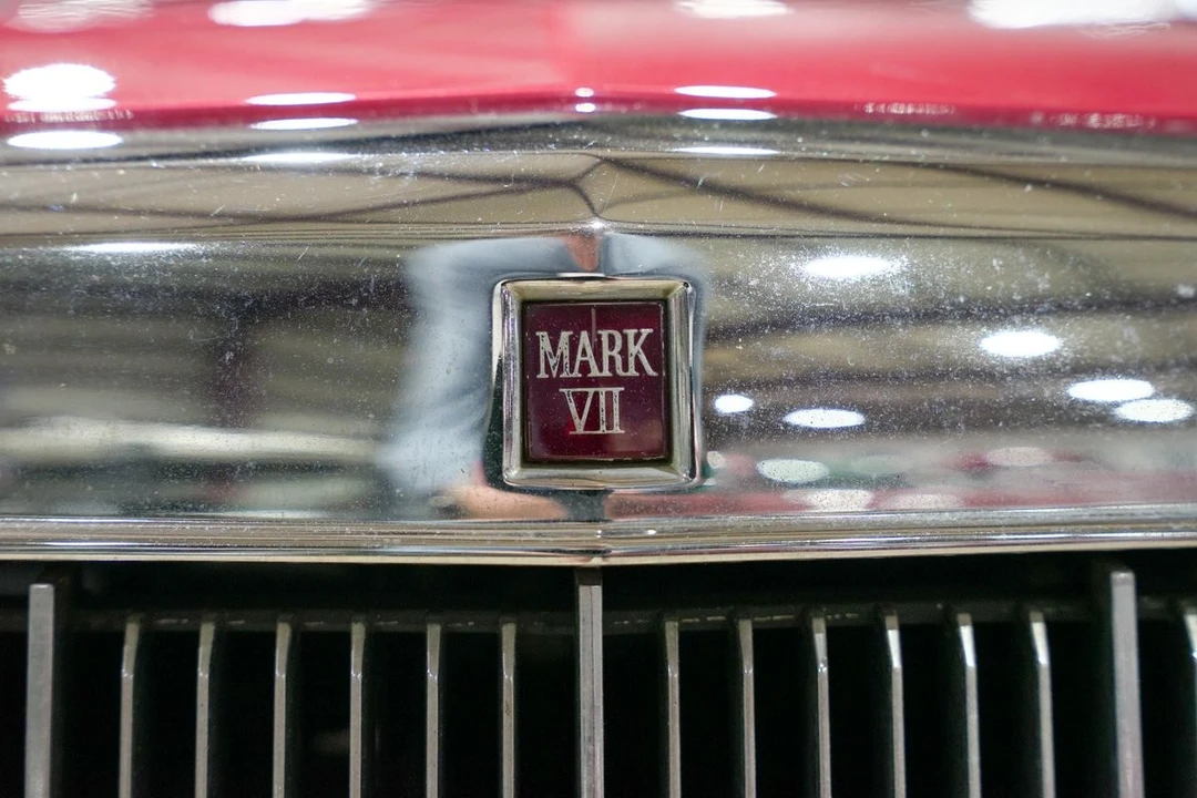 1990 Lincoln Continental Mark VII - Image 21 of 31