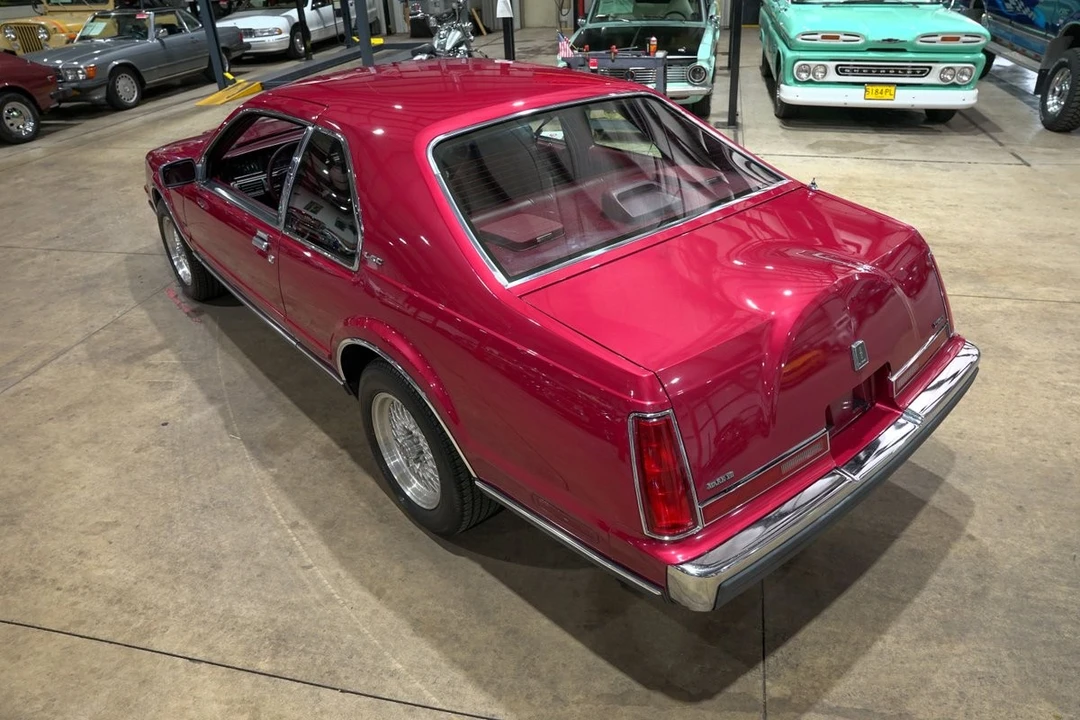 1990 Lincoln Continental Mark VII - Image 16 of 31