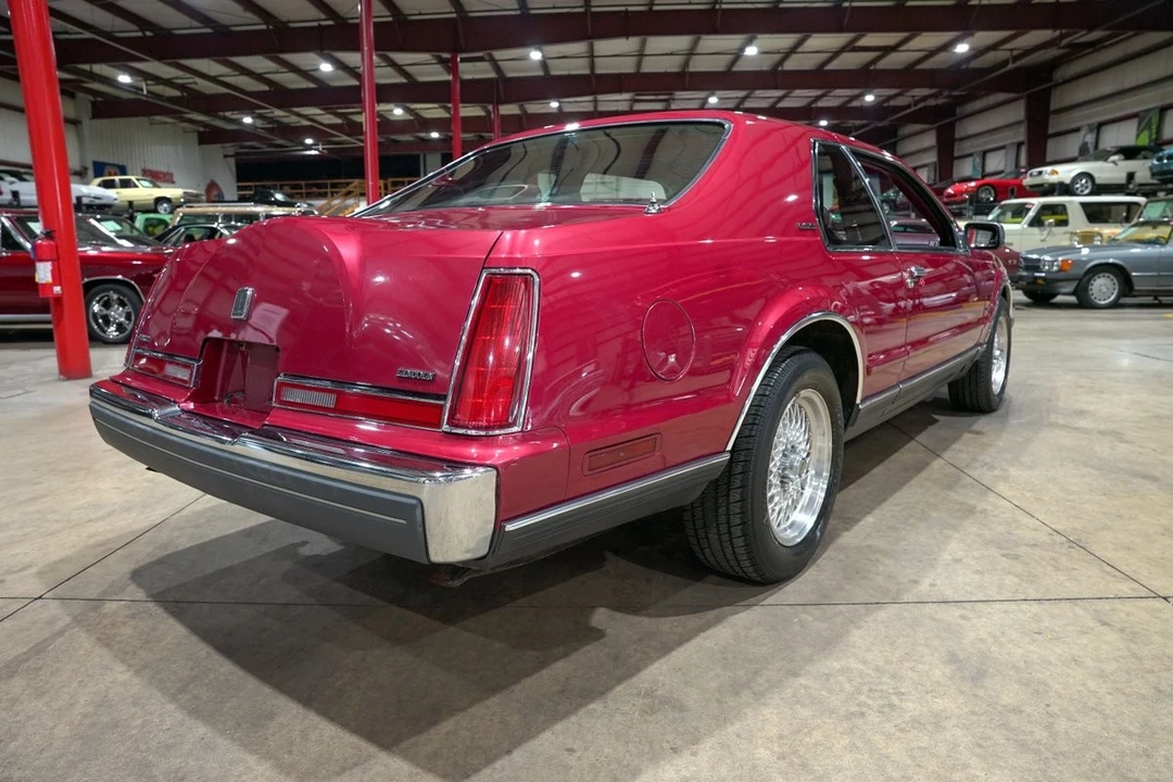 1990 Lincoln Continental Mark VII - Image 8 of 31