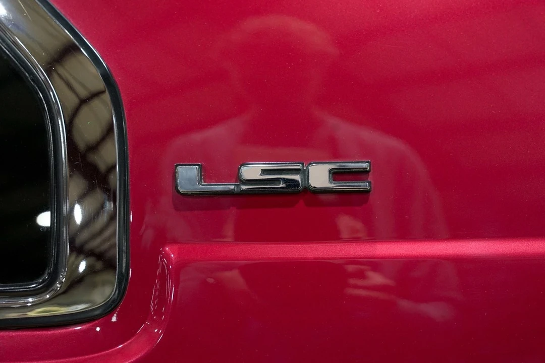 1990 Lincoln Continental Mark VII - Image 24 of 31