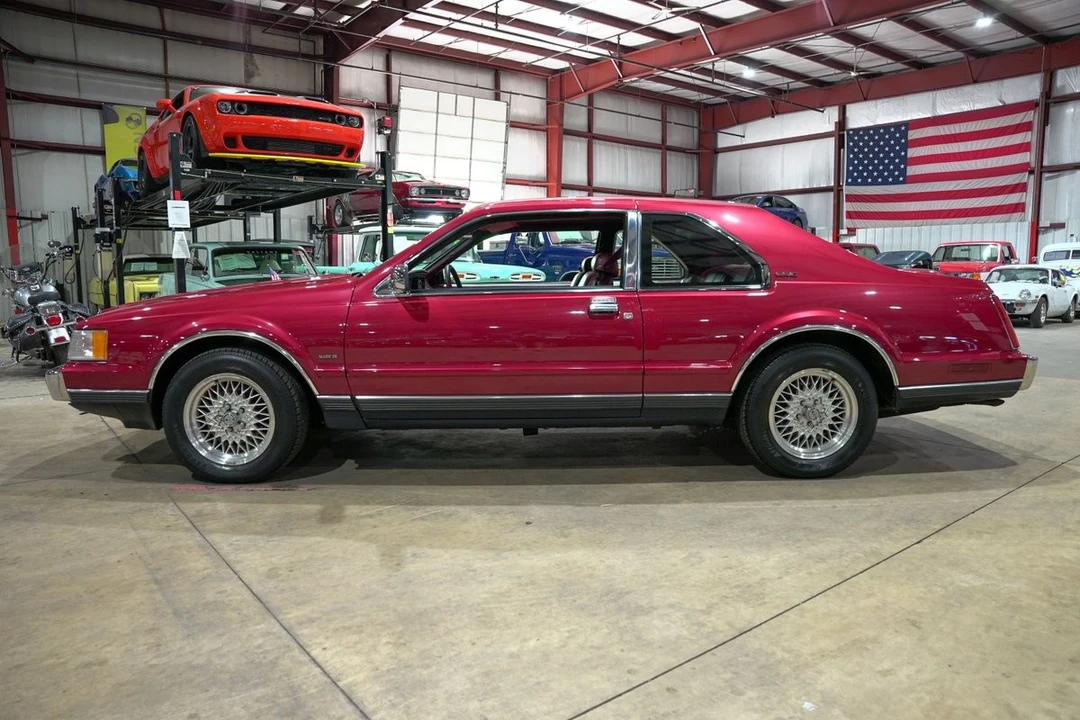 1990 Lincoln Continental Mark VII - Image 4 of 31