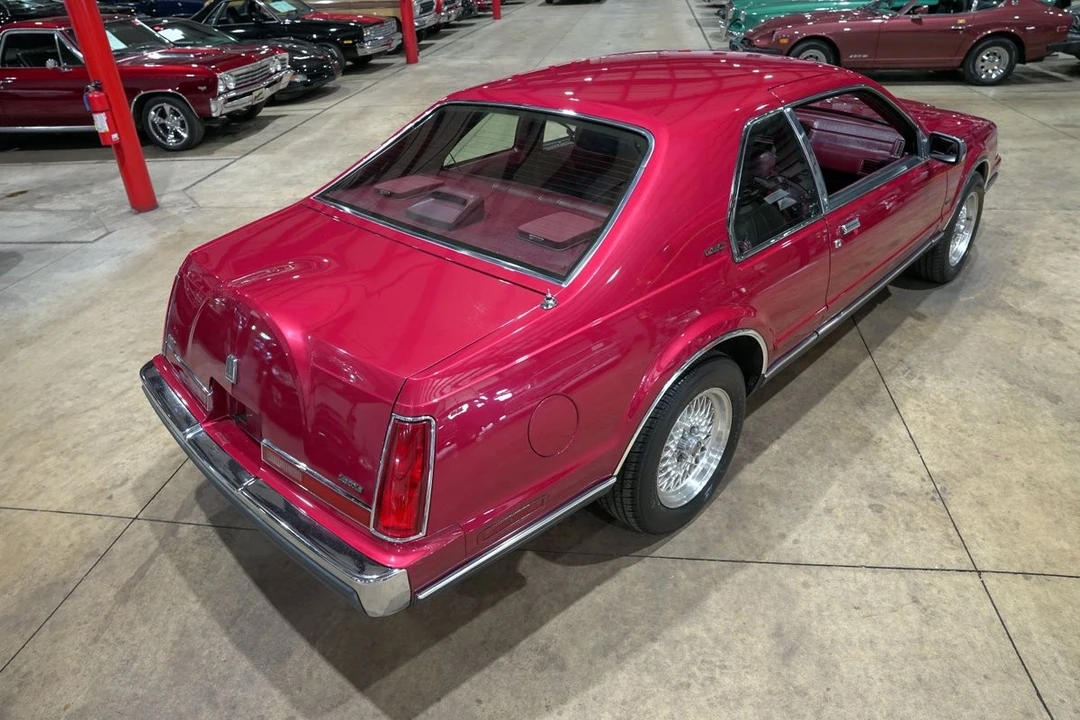 1990 Lincoln Continental Mark VII - Image 17 of 31