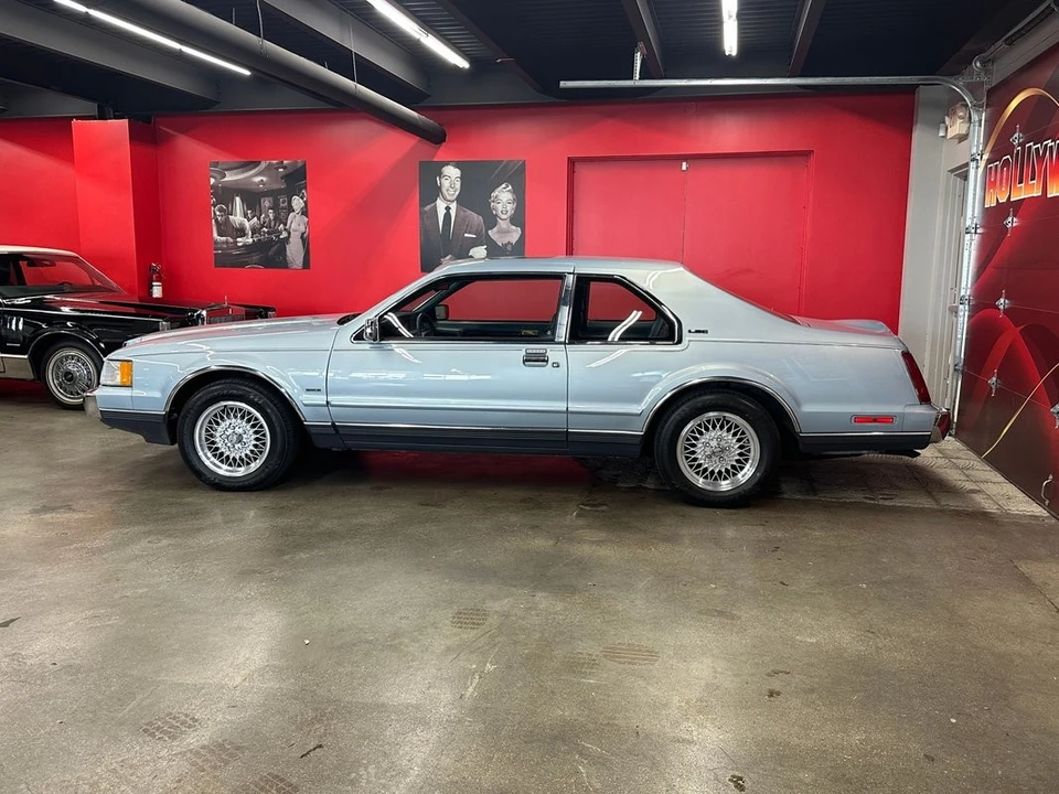 1990 Lincoln Continental Mark VII - Image 22 of 31