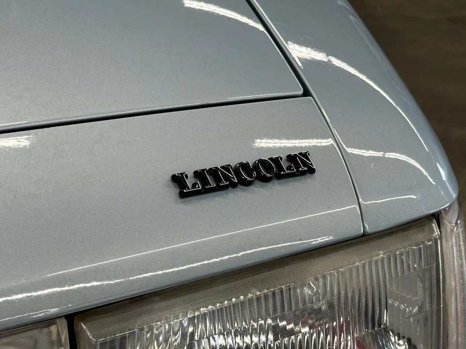 1990 Lincoln Continental Mark VII - Image 29 of 31