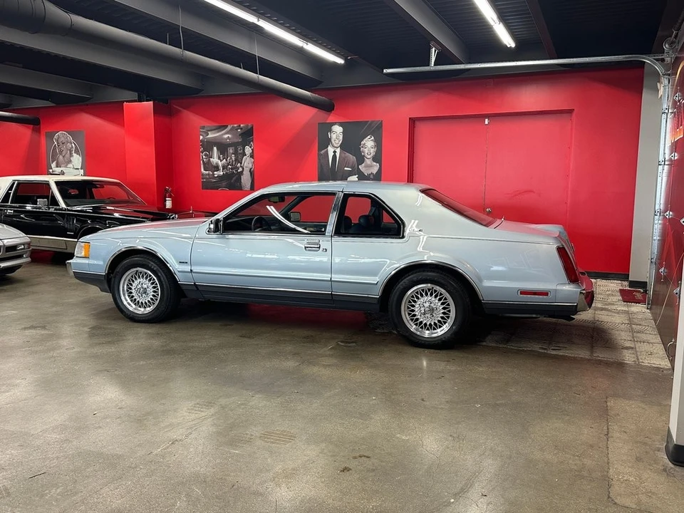 1990 Lincoln Continental Mark VII - Image 21 of 31