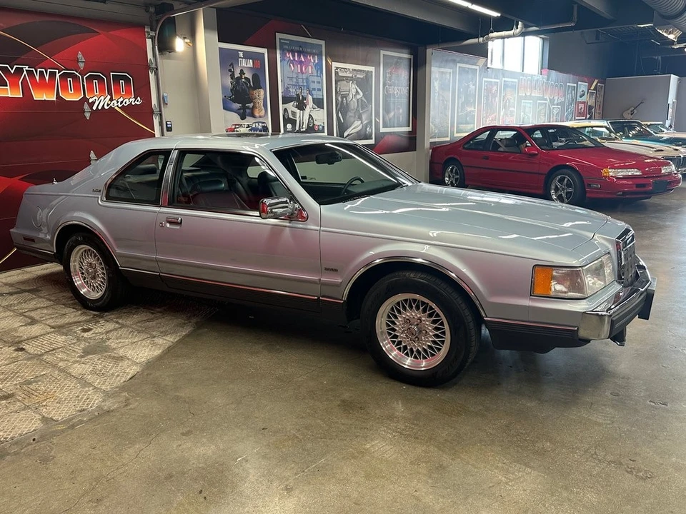 1990 Lincoln Continental Mark VII - Image 8 of 31