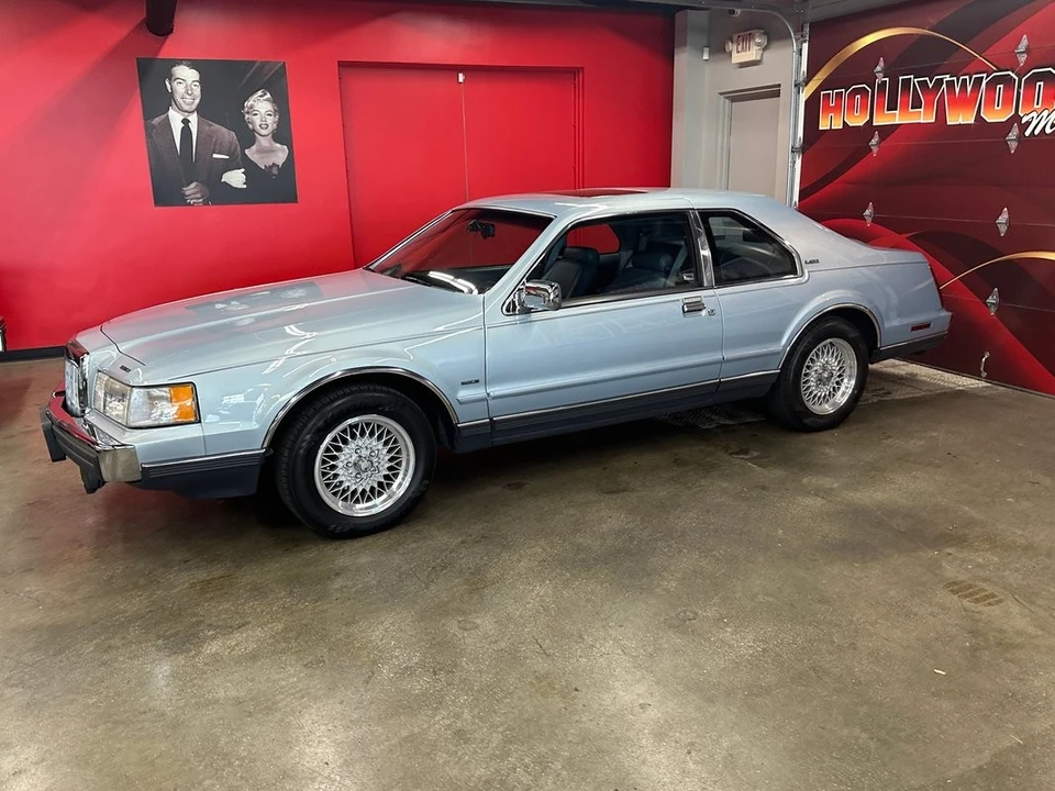 1990 Lincoln Continental Mark VII - Image 26 of 31