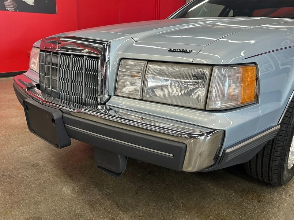 1990 Lincoln Continental Mark VII - Image 27 of 31