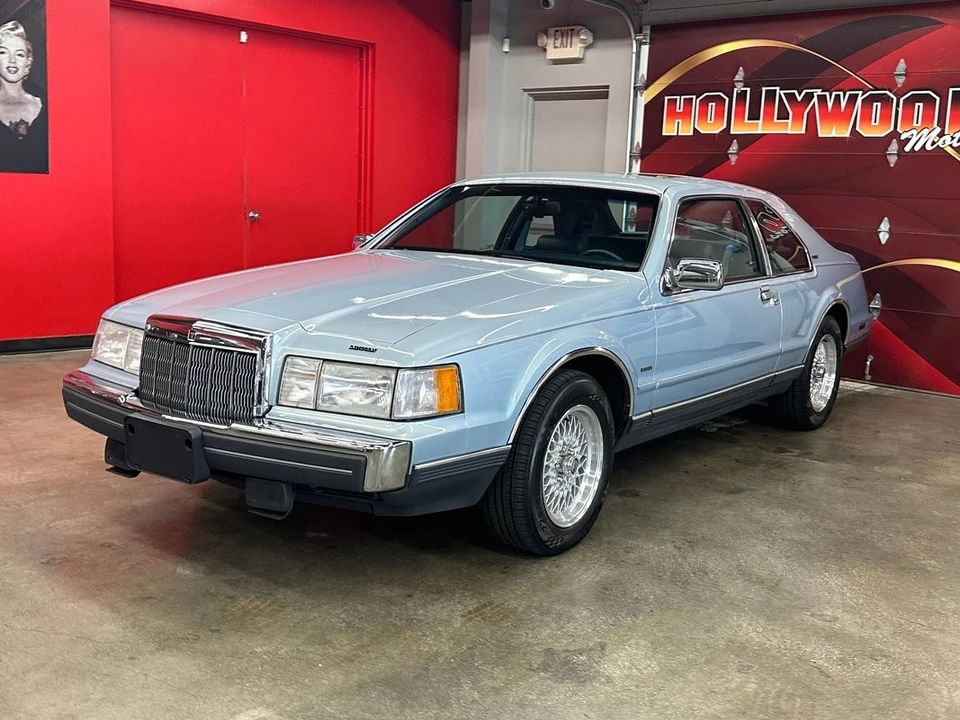 1990 Lincoln Continental Mark VII - Image 4 of 31