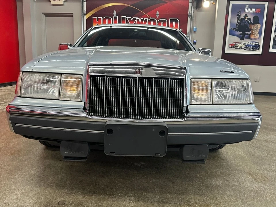 1990 Lincoln Continental Mark VII - Image 28 of 31