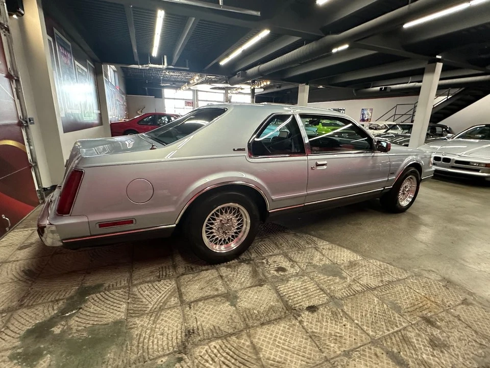 1990 Lincoln Continental Mark VII - Image 15 of 31