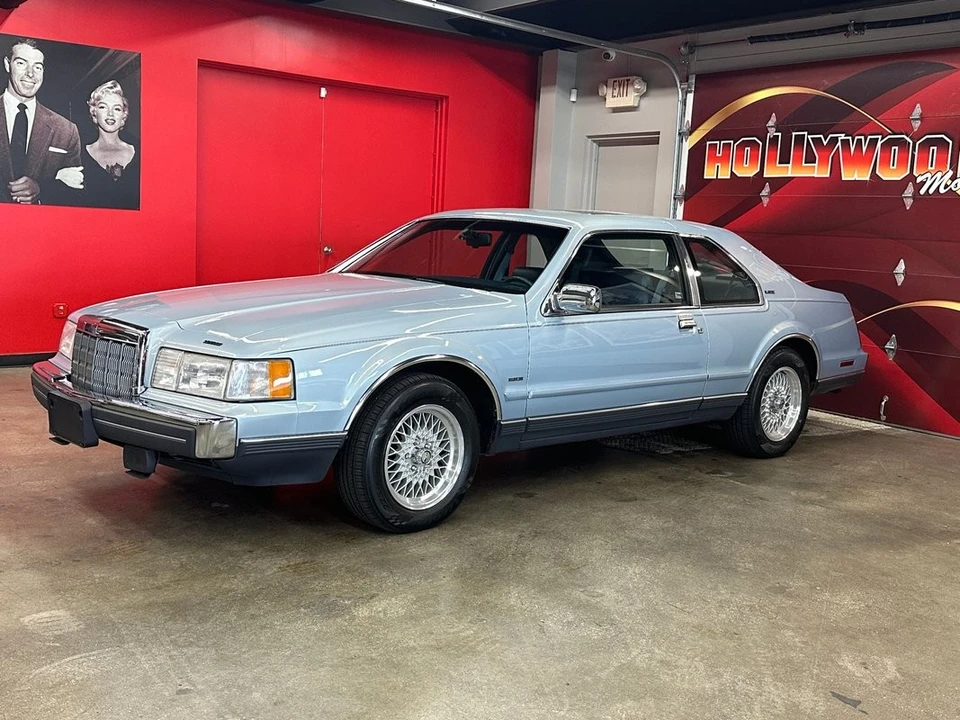 1990 Lincoln Continental Mark VII - Image 3 of 31