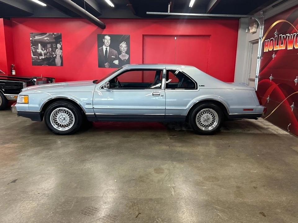 1990 Lincoln Continental Mark VII - Image 23 of 31