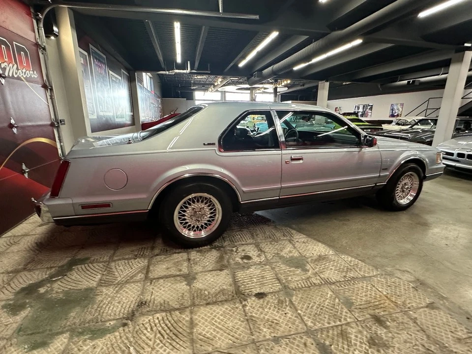 1990 Lincoln Continental Mark VII - Image 14 of 31