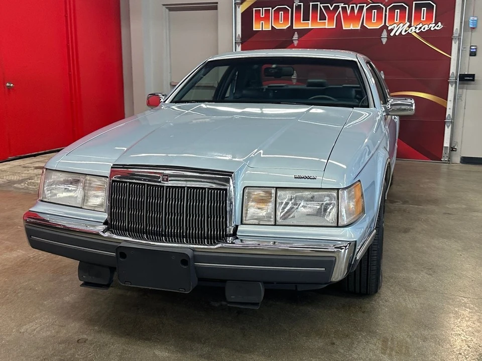 1990 Lincoln Continental Mark VII - Image 7 of 31