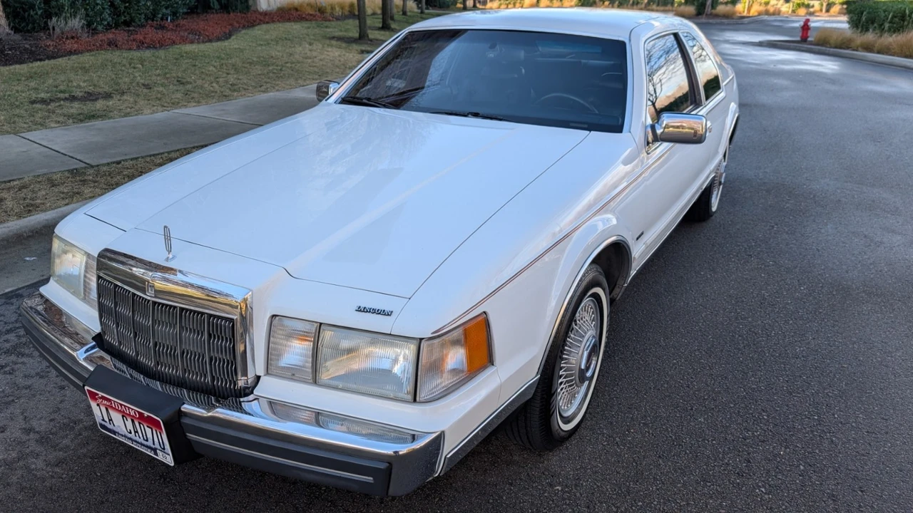 1990 Lincoln Continental Mark VII - Image 14 of 21