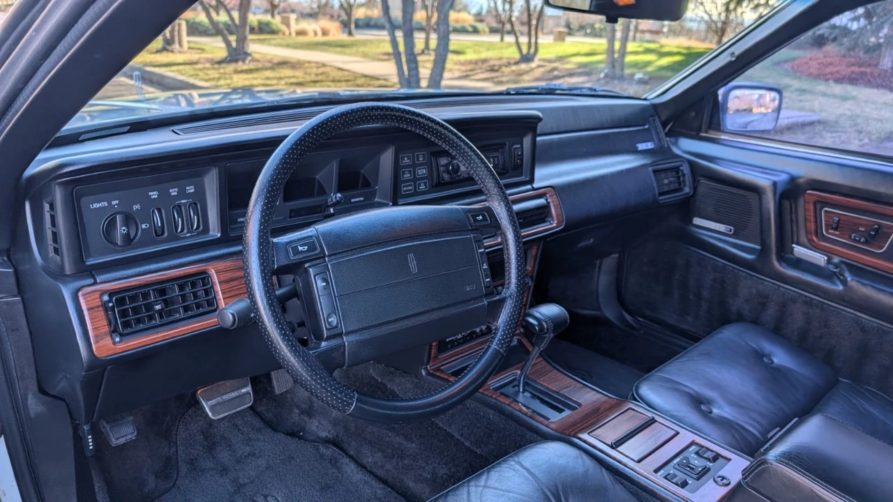 1990 Lincoln Continental Mark VII - Image 20 of 21