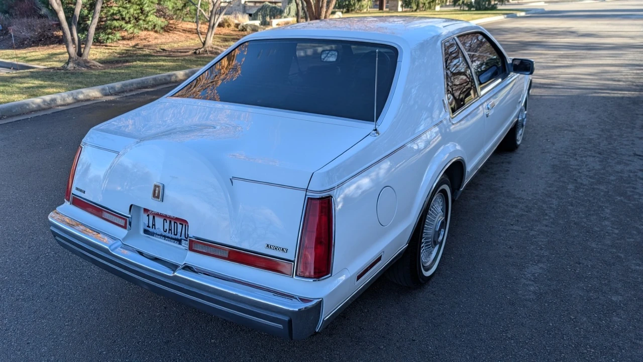 1990 Lincoln Continental Mark VII - Image 5 of 21