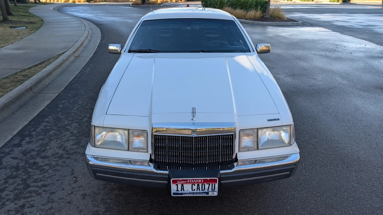 1990 Lincoln Continental Mark VII - Image 16 of 21