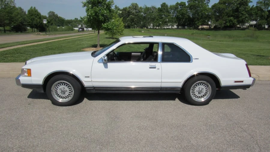1990 Lincoln Continental Mark VII - Image 2 of 8