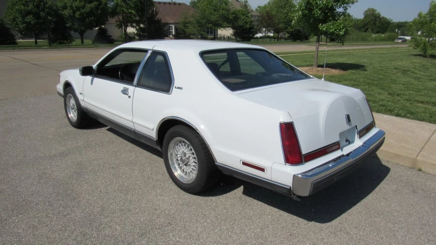 1990 Lincoln Continental Mark VII - Image 3 of 8