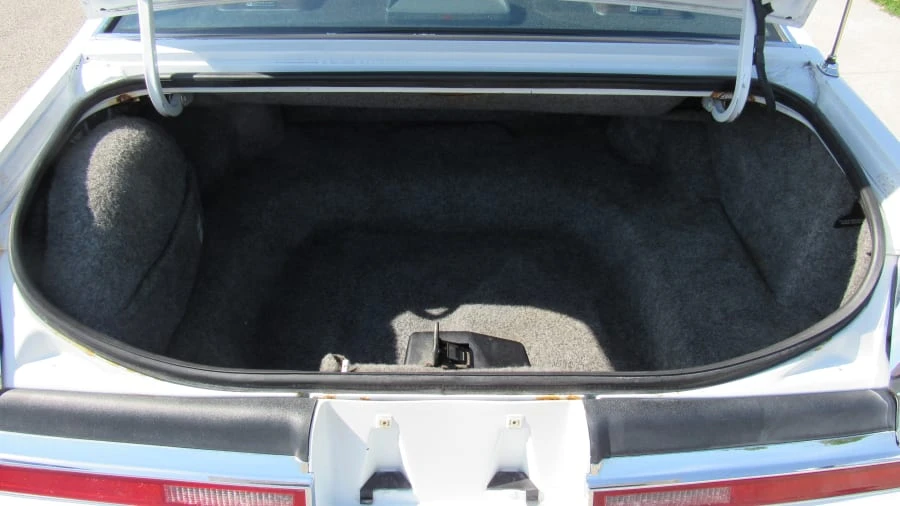 1990 Lincoln Continental Mark VII - Image 6 of 8