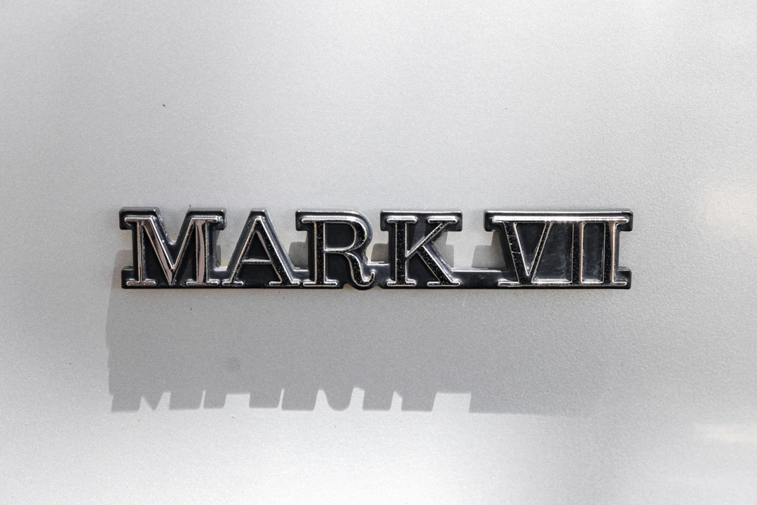 1990 Lincoln Continental Mark VII - Image 27 of 31