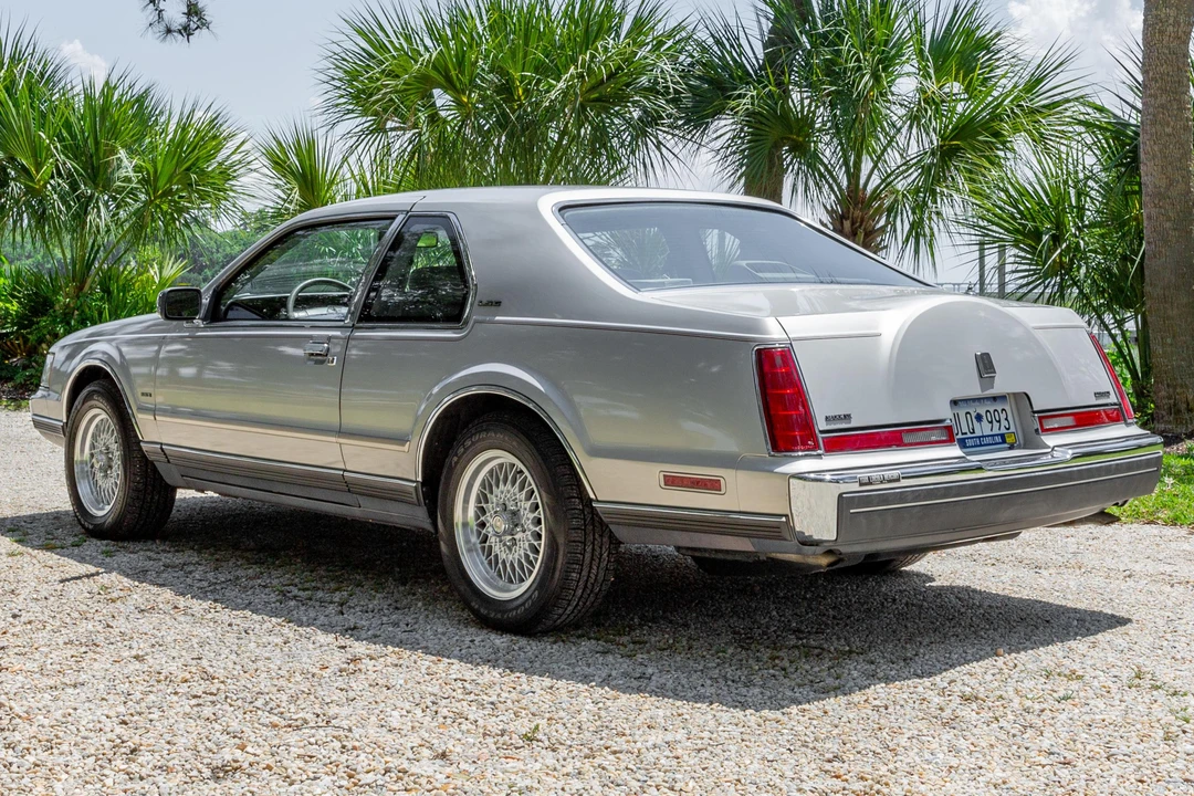 1990 Lincoln Continental Mark VII - Image 4 of 31
