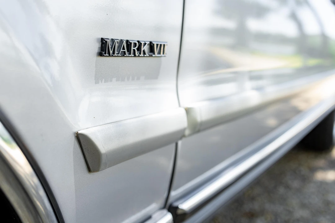 1990 Lincoln Continental Mark VII - Image 26 of 31