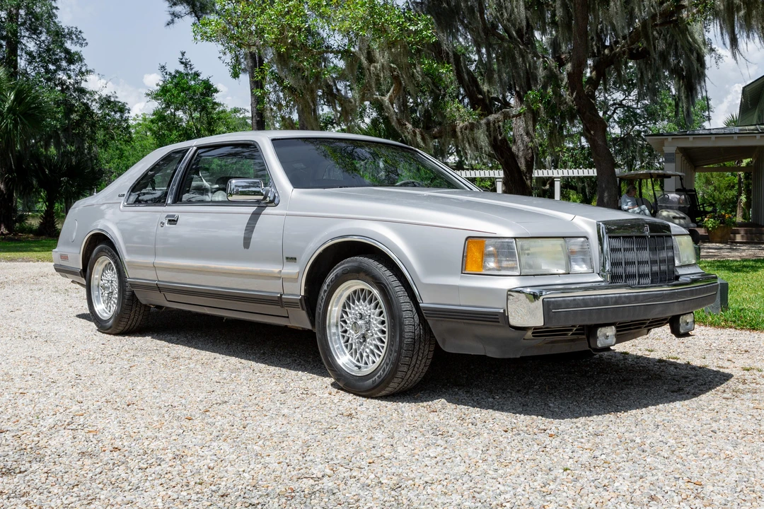 1990 Lincoln Continental Mark VII - Image 15 of 31