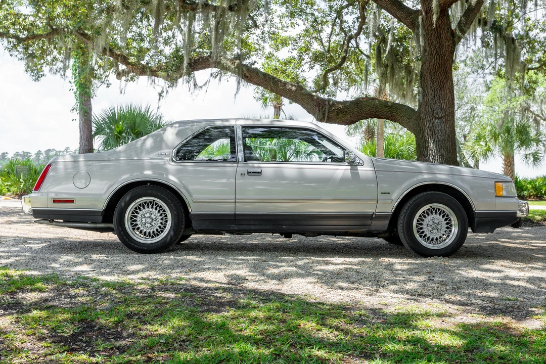 1990 Lincoln Continental Mark VII - Image 14 of 31