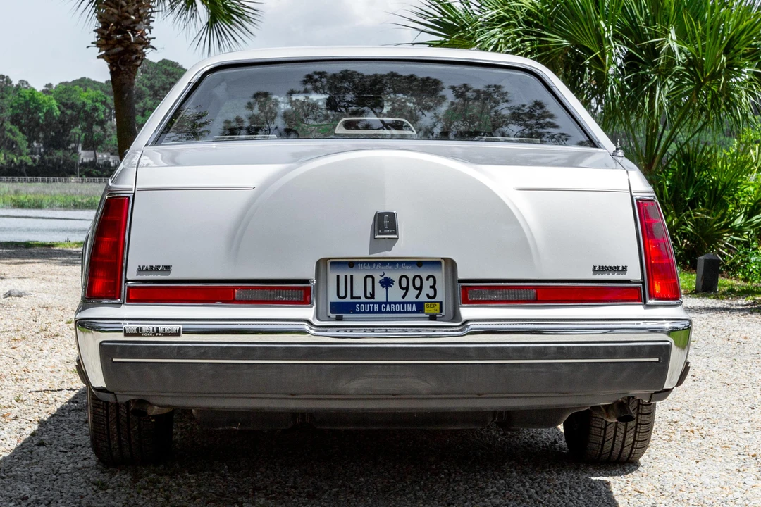 1990 Lincoln Continental Mark VII - Image 5 of 31