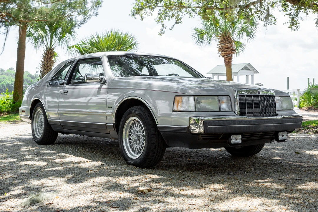 1990 Lincoln Continental Mark VII - Image 16 of 31