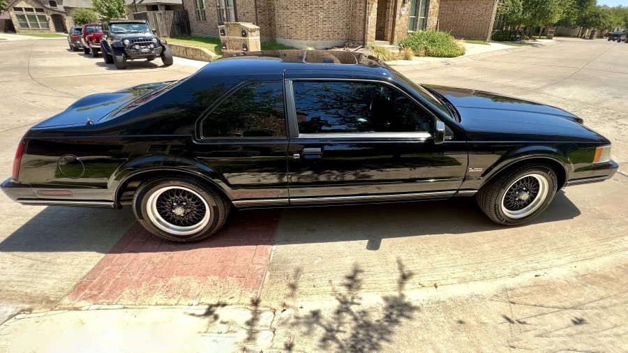 1990 Lincoln Continental Mark VII - Image 13 of 31