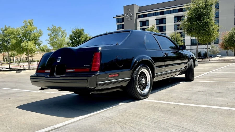 1990 Lincoln Continental Mark VII - Image 3 of 31