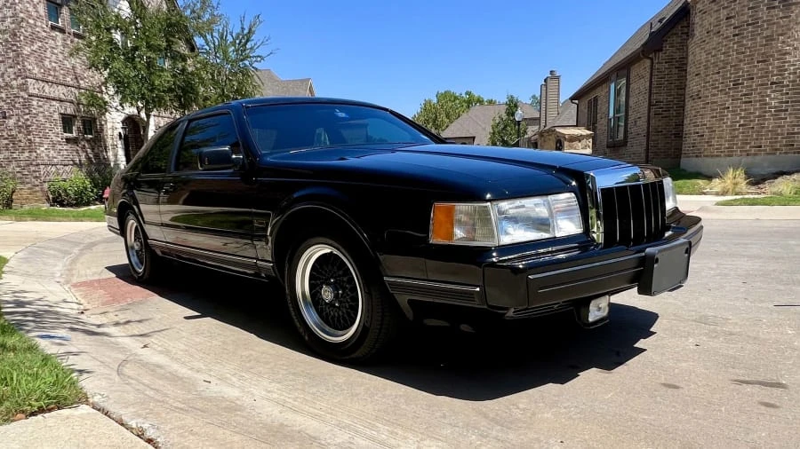 1990 Lincoln Continental Mark VII - Image 11 of 31