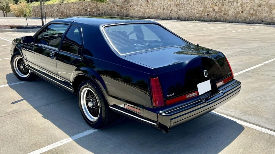 1990 Lincoln Continental Mark VII - Image 9 of 31
