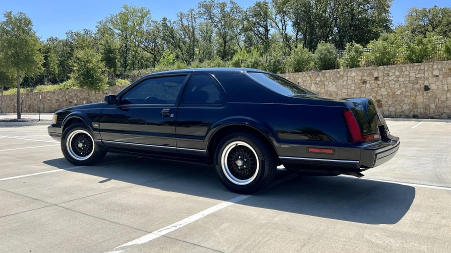 1990 Lincoln Continental Mark VII - Image 19 of 31