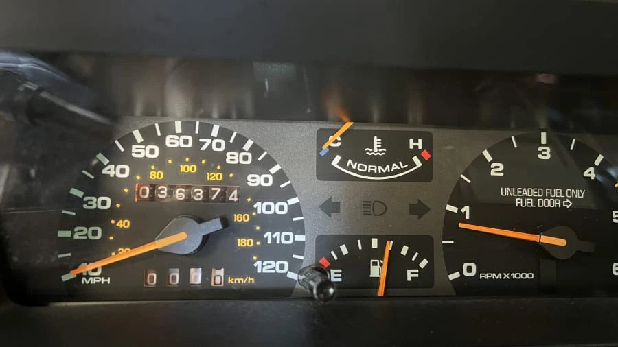 1990 Lincoln Continental Mark VII - Image 24 of 31