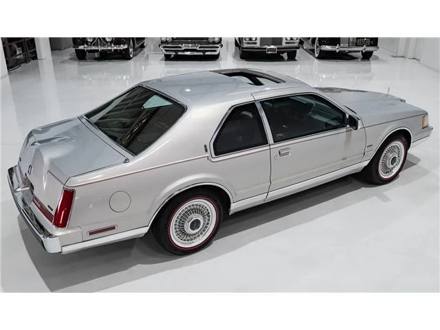 1990 Lincoln Continental Mark VII - Image 10 of 12