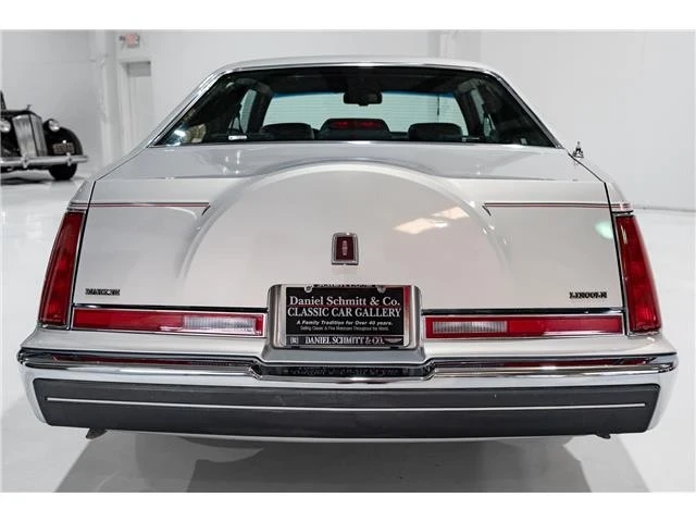 1990 Lincoln Continental Mark VII - Image 7 of 12