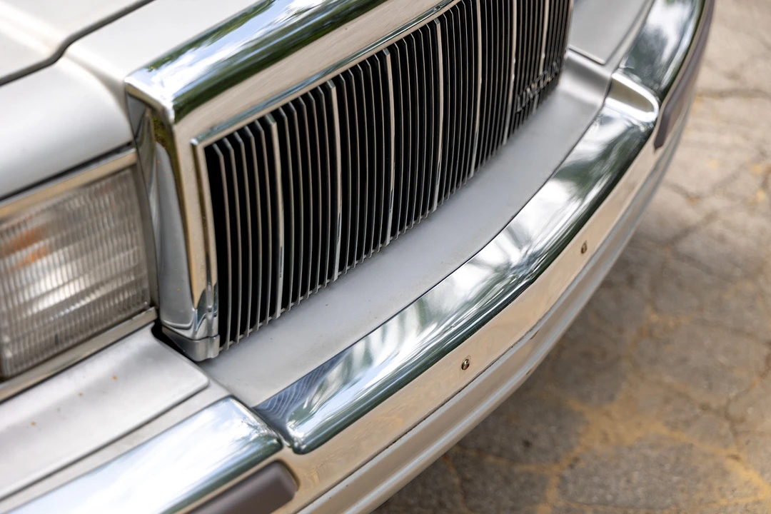 1990 Lincoln Town Car - Image 30 of 31